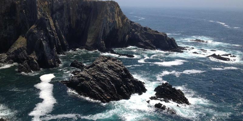 Z世代审美浪潮下，极简、复古、Y2K风格如何重塑服装模特与展示道具设计趋势？